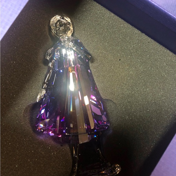 Swarovksi Frozen 2 Anna Figurine with original boxe and COA - Picture 6 of 7